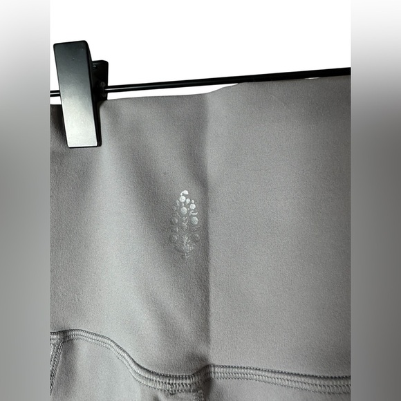Free People Movement Grey Smoke High Rise Bike Shorts XS - Picture 4 of 7